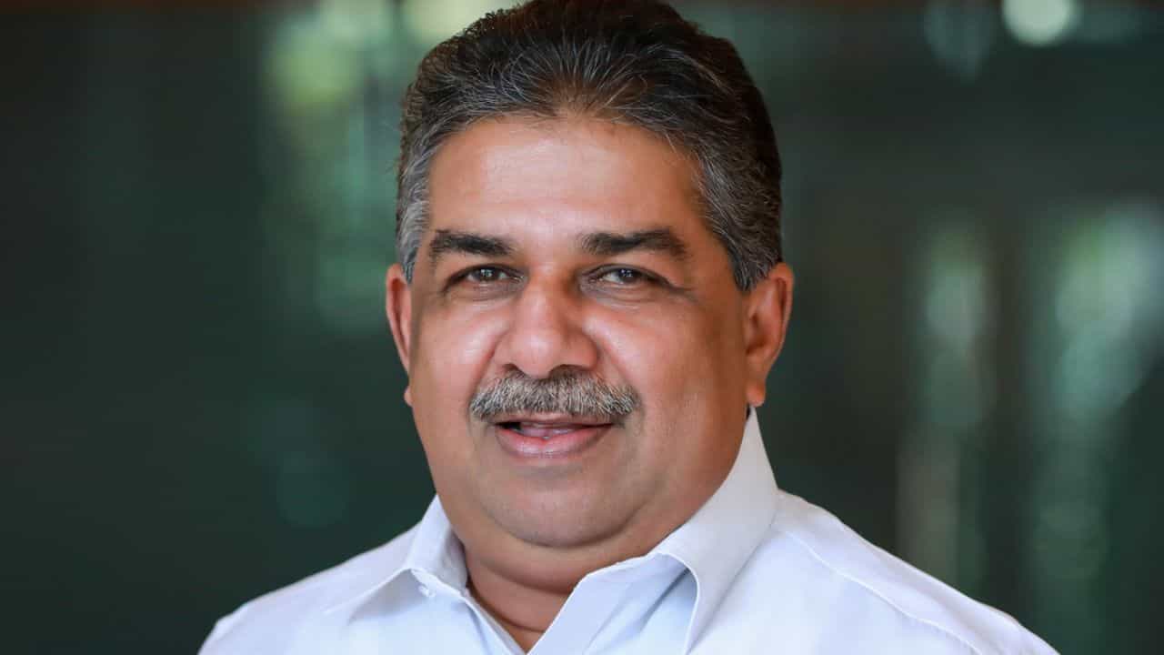 Sabarimala Gold Scam: ‘ശബരിമലയിൽ ഏറ്റവും കൂടുതൽ കൊള്ള നടന്നത് ഉമ്മൻ ചാണ്ടിയുടെ കാലത്ത്’; മന്ത്രി സജി ചെറിയാൻ