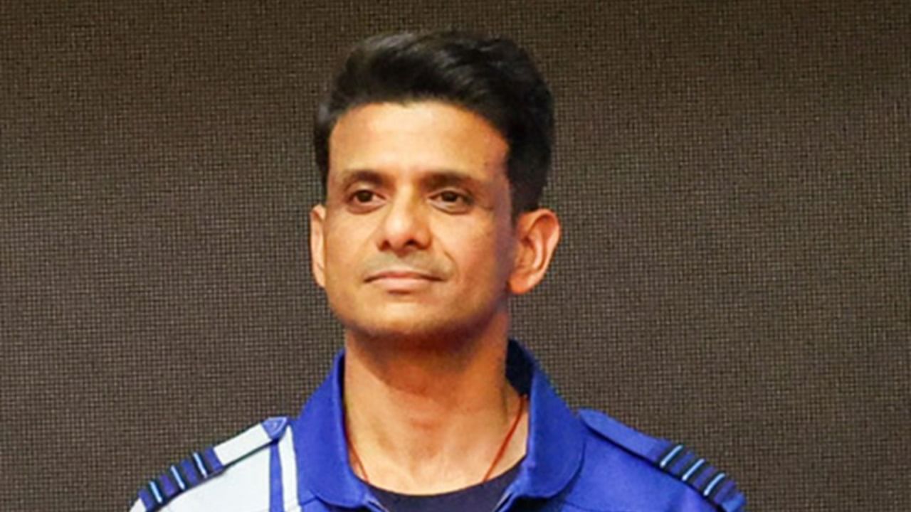 2006 ജൂണിലാണ് വ്യോമസേനയിലെ ഫൈറ്റര്‍ വിങ്ങില്‍ കമ്മീഷന്‍ ചെയ്തത്. 2,000 മണിക്കൂറോളം വിമാനങ്ങള്‍ പറത്തിയിട്ടുണ്ട്. 2024 മാര്‍ച്ചില്‍ ഗ്രൂപ്പ് ക്യാപ്റ്റനായി. ഗഗന്‍യാന്‍ ദൗത്യത്തിന്റെ ഭാഗമായി റഷ്യയില്‍ പരിശീലനം നടത്തിയിരുന്നു (Image Credits: Social Media)