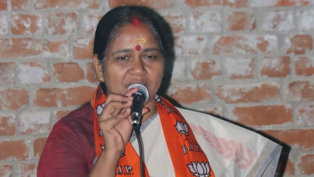 Sobha Surendran: ആ പോസ്റ്റ് കാണാനില്ല!; ശോഭ സുരേന്ദ്രനെ കോൺഗ്രസിലേക്ക് സ്വാഗതം ചെയ്ത യൂത്ത് കോൺഗ്രസ് നേതാവിൻ്റെ ഫേസ്ബുക്ക് പോസ്റ്റ് അപ്രത്യക്ഷം