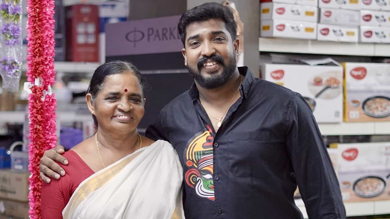Sobhana Vettiyar: ആരുമറിയാത്ത എന്നെ ഇവിടം വരെ എത്തിച്ചത് അവനാണ്; നന്ദി അവനോടും ദൈവത്തോടും മാത്രം; ശ്രീകാന്ത് വെട്ടിയാറിനെക്കുറിച്ച് അമ്മ ശോഭന പറയുന്നു