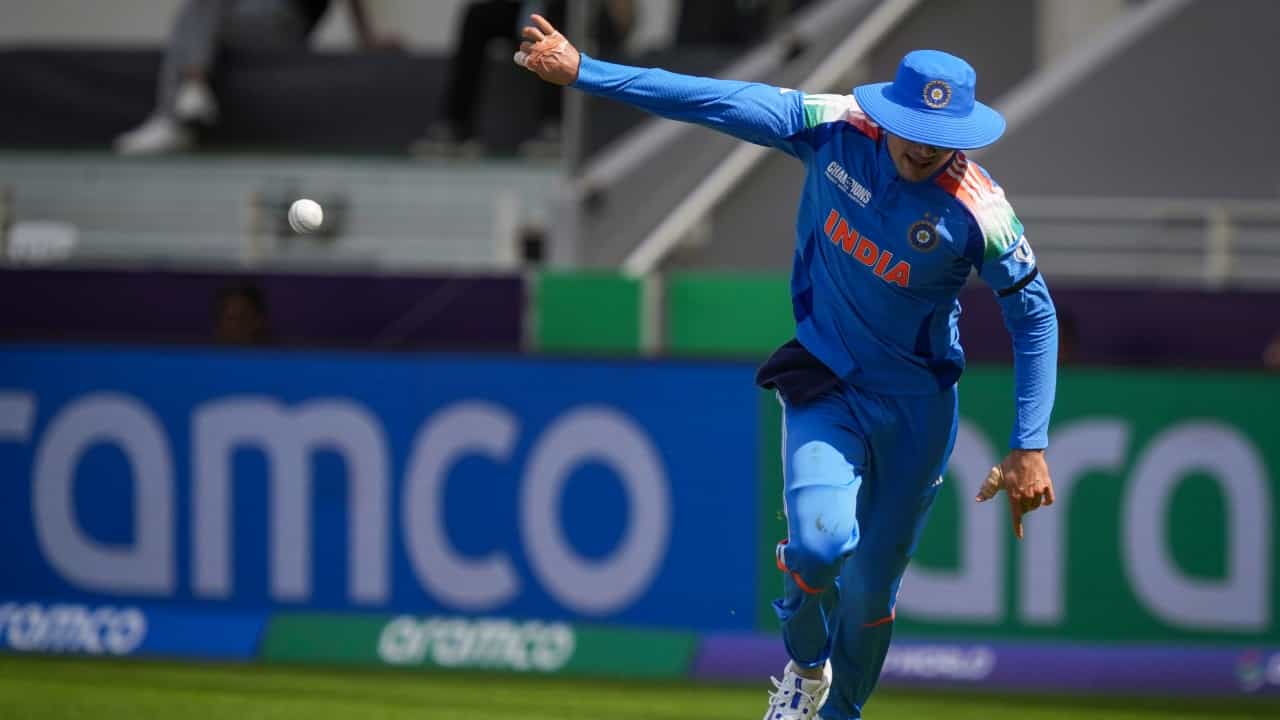 Champions Trophy 2025: ഹെഡിൻ്റെ ക്യാച്ച് പാളിപ്പോകാതിരുന്നത് അമ്പയർമാരുടെ കരുണ; ശുഭ്മൻ ഗില്ലിന് താക്കീത്