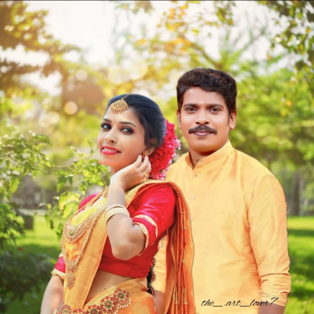 ഡിജിറ്റല്‍ പെയിന്റിങ്ങിലൂടെ സൃഷ്ടിച്ചെടുത്ത വിവാഹ ഫോട്ടോയാണ് രേണു കുറിപ്പിനൊപ്പം ചേര്‍ത്തത്. സുധിയുടെ രണ്ടാം വിവാഹമായിരുന്നു രേണുമൊത്തുള്ളത്. എന്തായാലും രേണുവിന്റെ പോസ്റ്റിന് അനുകൂലിച്ചും നിരവധിയാളുകള്‍ രംഗത്തെത്തുന്നുണ്ട്. (Image Credits: Instagram)