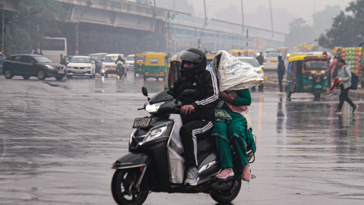 Kerala Rain Alert: സംസ്ഥാനത്ത് തിങ്കളാഴ്ച വരെ ഇടിമിന്നലോട് കൂടിയ മഴ, ശക്തമായ കാറ്റ്; ജാഗ്രതാനിര്‍ദേശം