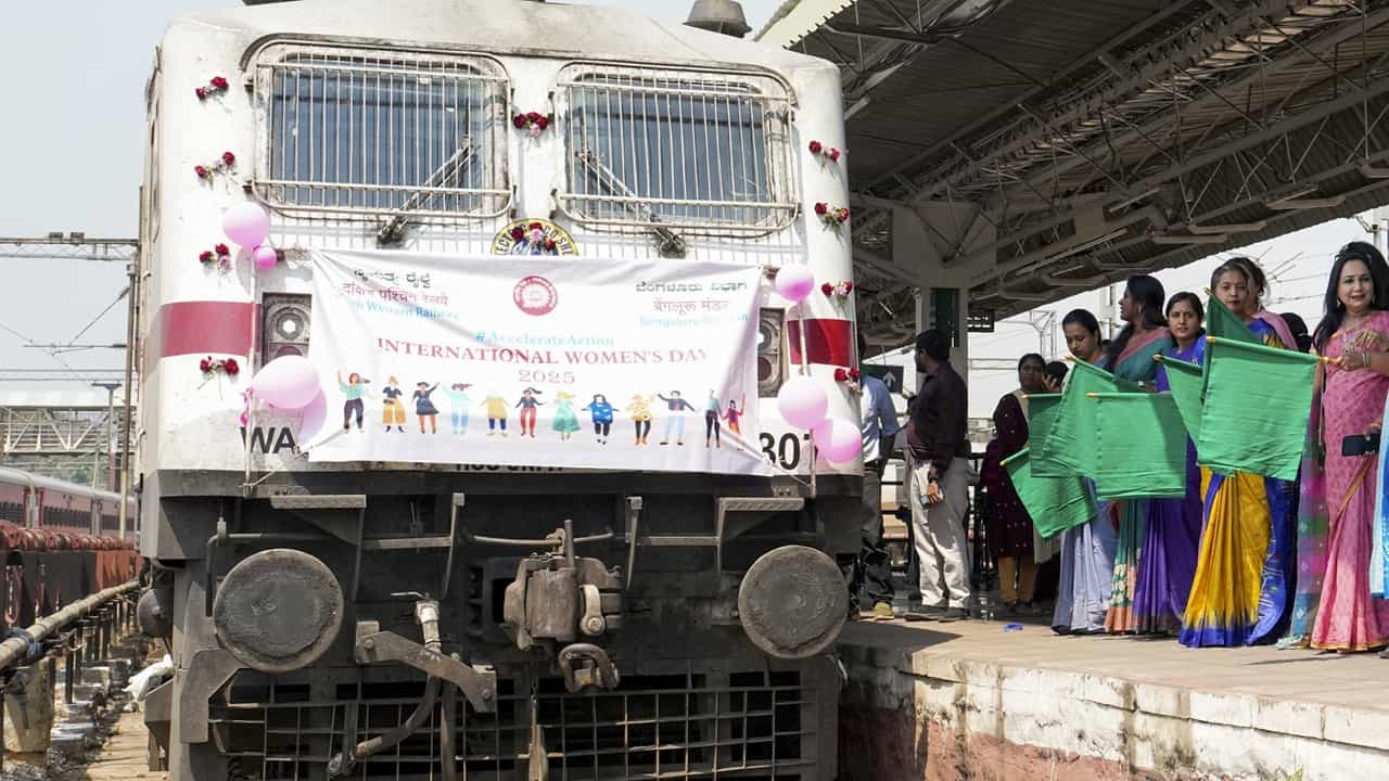 RRB ALP Recruitment 2025: റെയില്‍വേയില്‍ അസിസ്റ്റന്റ് ലോക്കോ പൈലറ്റാകാം, നിരവധി ഒഴിവുകള്‍; നോട്ടിഫിക്കേഷന്‍ ഉടന്‍