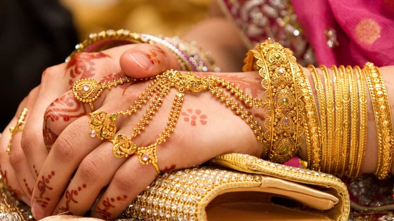 UAE Gold Price: നമുക്ക് മാത്രമല്ല, അപ്പുറത്തെ രാജ്യത്തും സ്വർണവില ഉയരങ്ങളിലേക്ക് തന്നെ; യുഎഇയിൽ സർവകാല റെക്കോർഡ്