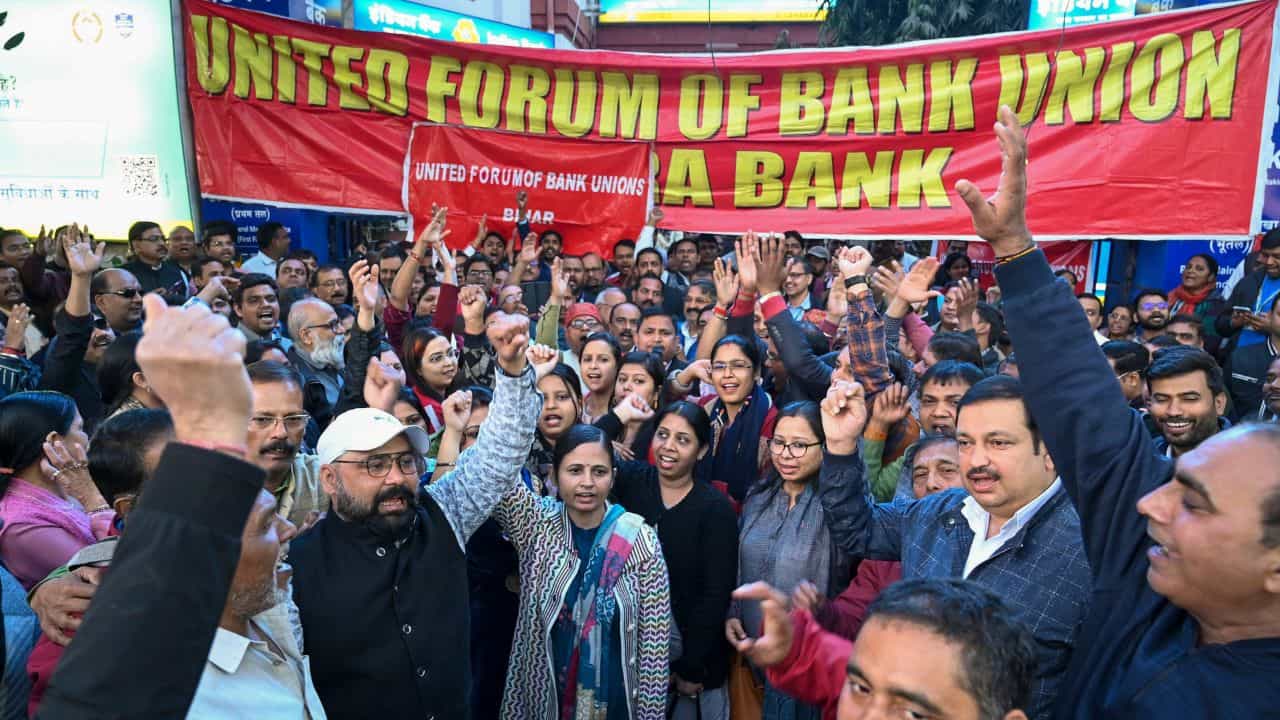 Bank Union Strike : മാർച്ച് 24,25 ബാങ്ക് അവധി? ദേശീയതലത്തിൽ സമരം പ്രഖ്യാപിച്ച് യൂണിയനുകൾ