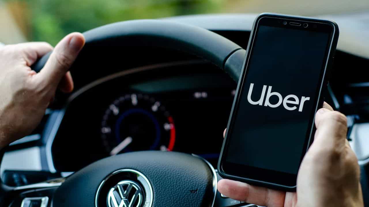 Bengaluru Uber Driver: പറപ്പിച്ച് വിടാന്‍ ഇത് വിമാനമല്ല! വൈറലായി ബെംഗളൂരു ഊബര്‍ ഡ്രൈവറുടെ മറുപടി