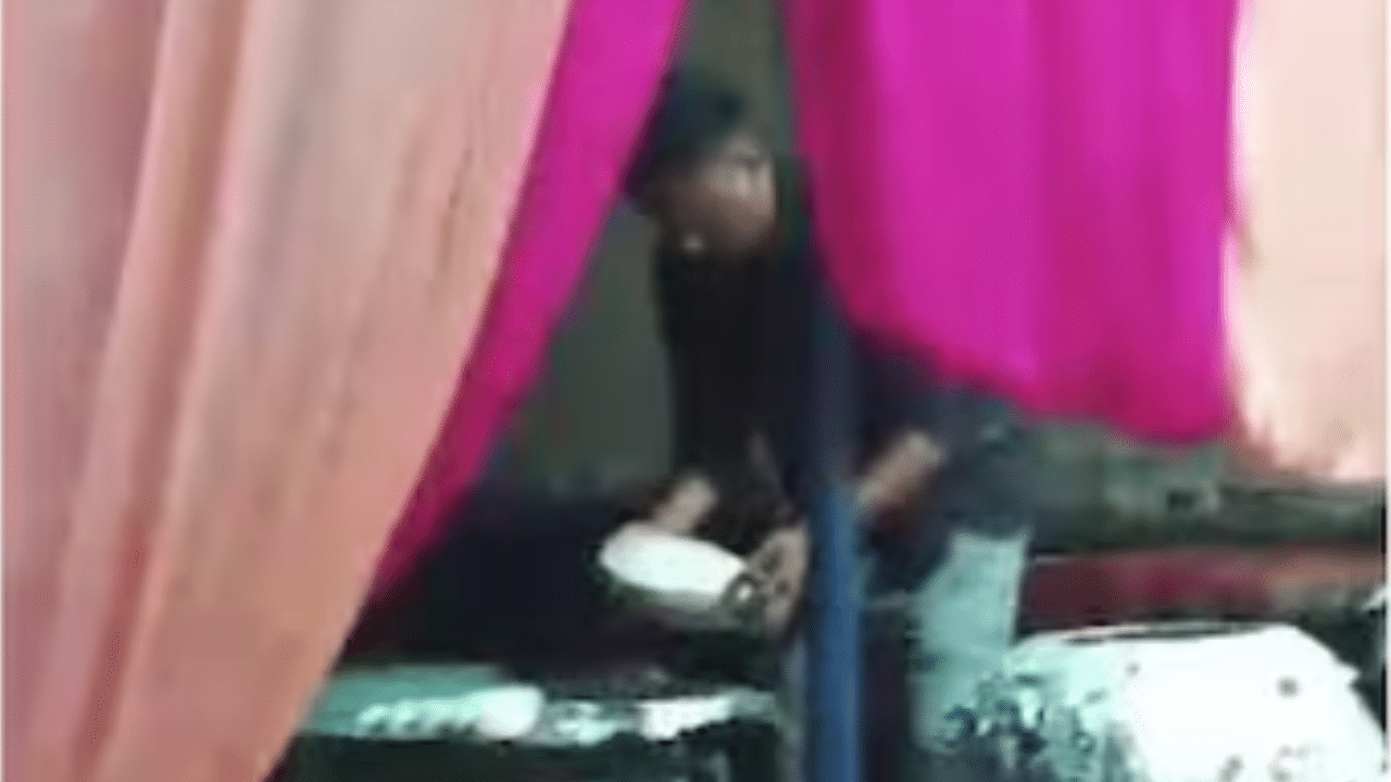 Spit on Food: വിവാഹ ചടങ്ങിന് ഭക്ഷണത്തിൽ ‘ തുപ്പി’ പാചകം, യുവാവ് അറസ്റ്റിൽ; വീഡിയോ വൈറൽ