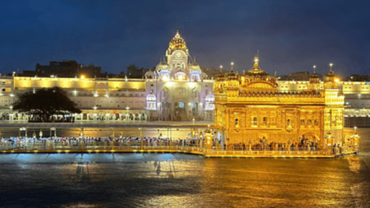 Amritsar Golden Temple: സുവർണക്ഷേത്രത്തിൽ തീർത്ഥാടകർക്കെതിരെ ആക്രമണം; 5 പേർക്ക് പരിക്ക്
