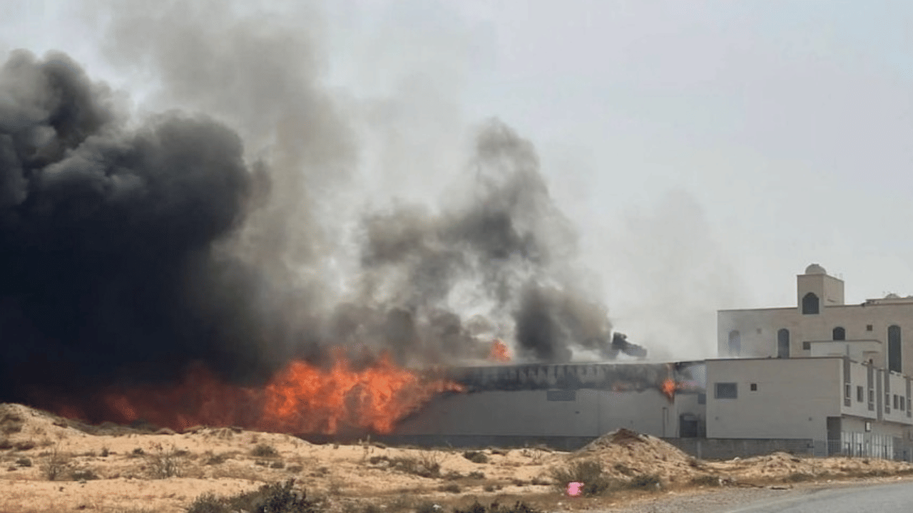 Umm Al Quwain Factory Fire: ഉമ്മുല്‍ഖുവൈന്‍ ഫാക്ടറിയില്‍ തീപിടിത്തം; വൻ നാശനഷ്ടം, ആളപായമില്ല