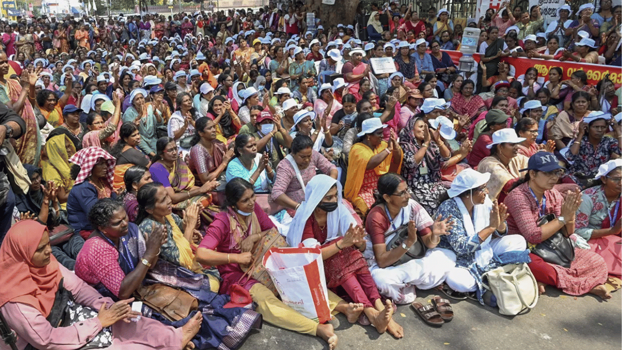 Asha Workers protest: ആശമാരുടെ സമരത്തിൽ പങ്കെടുത്തു, ആലപ്പുഴയിലെ 146 പേരുടെ ഓണറേറിയം തടഞ്ഞ് സർക്കാർ