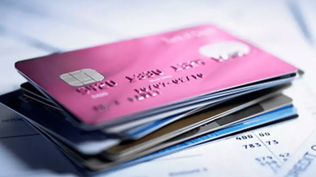 Virtual Credit Cards: വെർച്വൽ ക്രെഡിറ്റ് കാർഡുകൾ സുരക്ഷിതമാണോ? ഉപയോഗിക്കുന്നതിനു മുൻപ് ഇക്കാര്യങ്ങൾ അറിയാം…