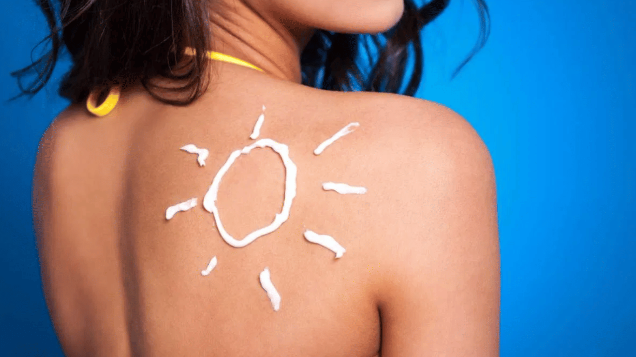 Sun Tan Pack: വെയിൽ കൊണ്ടുള്ള കരുവാളിപ്പ് മാറ്റിയെടുക്കാം; ഈ പാക്കുകൾ പരീക്ഷിക്കൂ.... Sun Tan Pack: വെയിൽ കൊണ്ടുള്ള കരുവാളിപ്പ് മാറ്റിയെടുക്കാം; ഈ പാക്കുകൾ പരീക്ഷിക്കൂ....