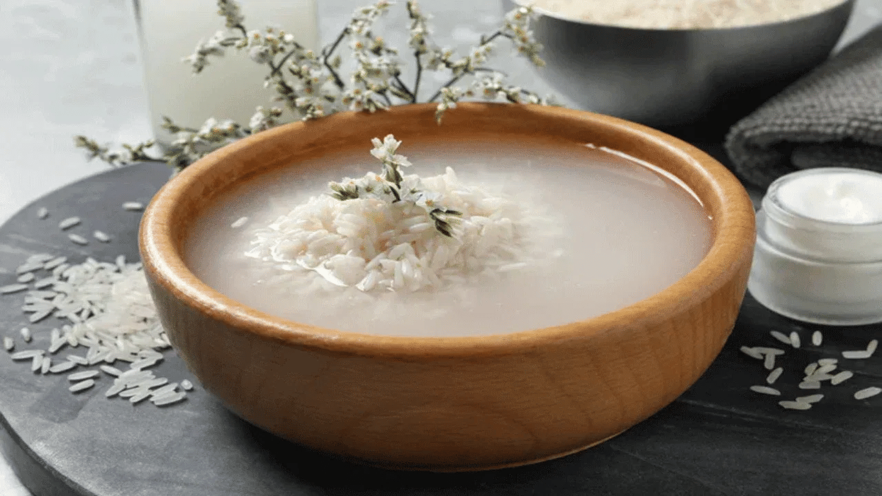 വിറ്റാമിൻ ബി, മഗ്നീഷ്യം, സിങ്ക് തുടങ്ങിയ ധാതുക്കൾ എന്നിവയാൽ സമ്പന്നമായതിനാൽ അണുബാധകളെ ചെറുക്കാൻ കഞ്ഞി വെള്ളം സഹായിക്കുന്നു.