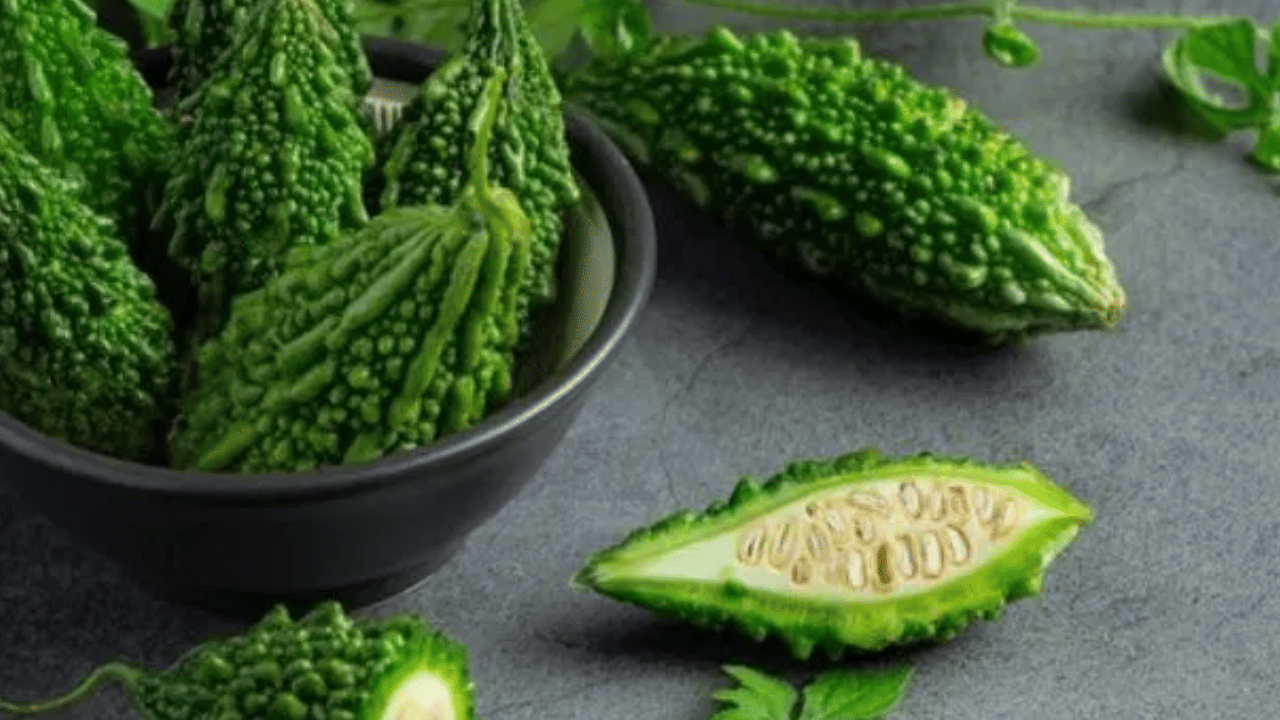 ഫിറ്റ്നസ് ഇഷ്ടപ്പെടുന്നവർക്ക് പാവയ്ക്ക മികച്ച ഓപഷനാണ്. അതിനാൽ ശരീര ഭാരം കുറയ്ക്കാൻ ആഗ്രഹിക്കുന്നവർക്ക് പാവയ്ക്ക ഡയറ്റിൽ ചേർക്കാം.