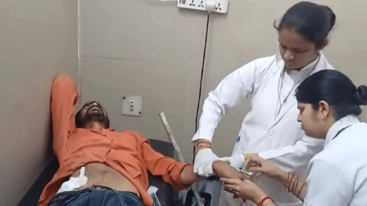 Viral News: യൂട്യൂബ് വീഡിയോ നോക്കി സ്വയം ശസ്ത്രക്രിയ നടത്തി യുവാവ്: ഒടുവിൽ ആശുപത്രിയിൽ