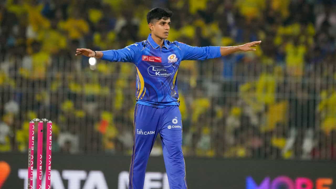 IPL 2025 KKR vs MI : വീണ്ടും വിഗ്നേഷ് പുത്തൂരിന് അവസരം; കെകെആറിനെതിരെ മുംബൈ ബോളിങ് തിരഞ്ഞെടുത്തു