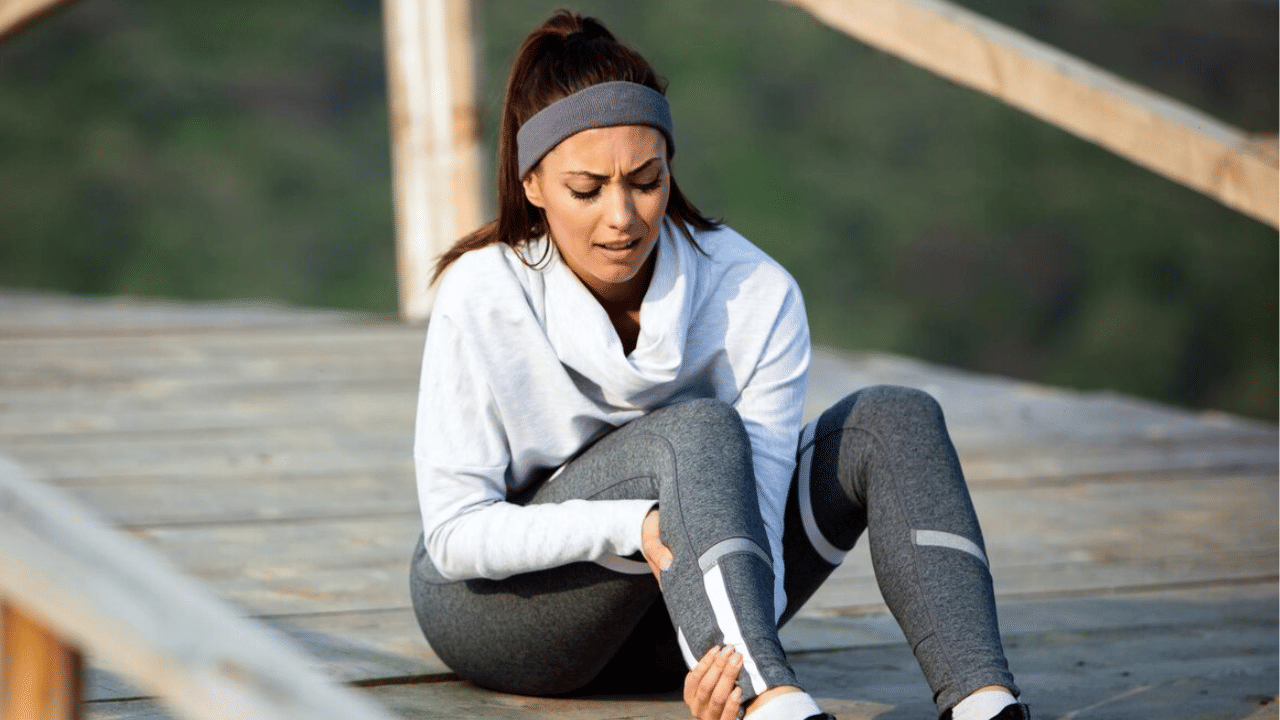 മുപ്പത് കഴിഞ്ഞവര്‍ ആരോഗ്യത്തിൽ പ്രത്യേക ശ്രദ്ധ ചെലുത്തണം. കാരണം ഈ സമയത്ത് നമ്മുടെ എല്ലുകളുടെ ആരോഗ്യം കുറയാൻ തുടങ്ങും. ആരോഗ്യം സംരഷിക്കുന്നതിന് വ്യായാമം പോലെ തന്നെ പ്രധാനമാണ് നല്ല ഭക്ഷണ രീതിയും. അതിനാൽ വിറ്റാമിനുകളും മിനറലുകളും ധാരാളമടങ്ങിയ ഭക്ഷണം വേണം ഡയറ്റിൽ ഉൾപ്പെടുത്താൻ. അത്തരത്തിൽ ഡയറ്റിൽ ഉൾപ്പെടുത്തേണ്ട ചില ഭക്ഷണങ്ങൾ നോക്കാം. (Image Credits: Freepik)
