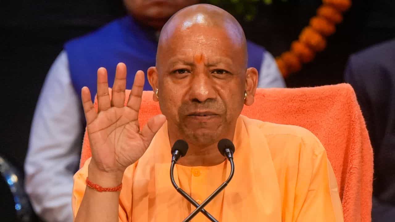 Yogi Adityanath: മുസ്ലിം കുടുംബങ്ങള്‍ക്കിടയില്‍ ഹിന്ദുക്കള്‍ സുരക്ഷിതരല്ല; വിദ്വേഷ പരാമര്‍ശവുമായി യോഗി ആദിത്യനാഥ്‌