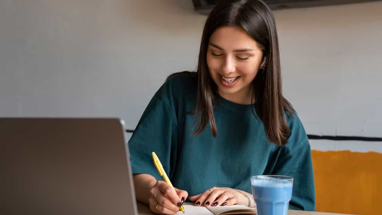 JEE Main 2025: ജെഇഇ മെയിൻ 2025 സെഷൻ 2 പരീക്ഷ ഏപ്രിൽ 2 മുതൽ; ഇക്കാര്യങ്ങള്‍ ശ്രദ്ധിക്കണം