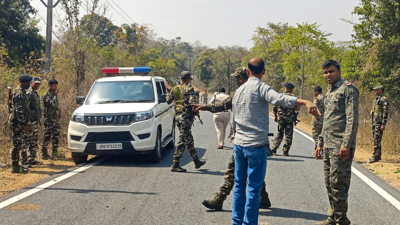 Maoists Surrender: ഛത്തീസ്ഗഢിലെ ബിജാപൂരിൽ 22 മാവോയിസ്റ്റുകൾ കീഴടങ്ങി; കൂട്ടത്തിൽ ഇനാം ചുമത്തിവരും
