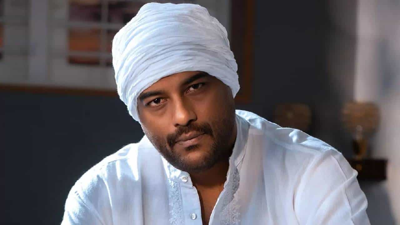 ജയൻ മാപ്പ് പറയില്ല, മുരളി ഗോപിയുടെ ഈദ് ആശംസയ്ക്ക് കമൻ്റുകളുടെ പ്രവാഹം
