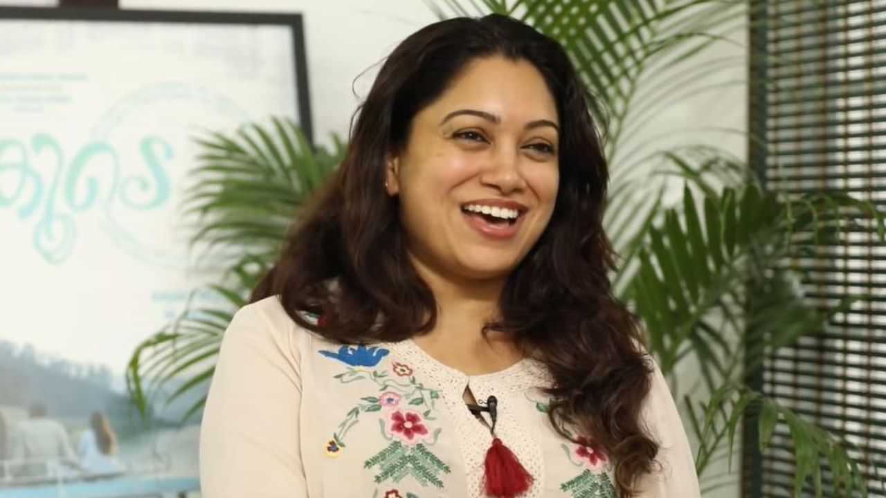 Anjali Menon: പുരുഷന്മാരുടെ സൗഹൃദത്തെ കുറിച്ച് എനിക്കറിയില്ല, സ്ത്രീകളുടേത് വളരെ രസകരമാണ്: അഞ്ജലി മേനോന്‍