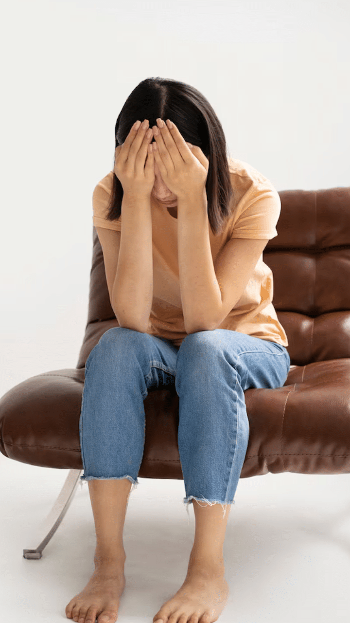 Anxiety Foods : ഉത്കണ്ഠയും ടെൻഷനും ഇല്ലാത്തവരില്ല. ചെറിയ കുട്ടികൾ മുതൽ മുതിർന്നവർ വരെ ജീവിതത്തിൽ എപ്പോഴെങ്കിലും ഈ അവസ്ഥിയിലൂടെ കടന്നുപോകുന്നവരാണ്.
