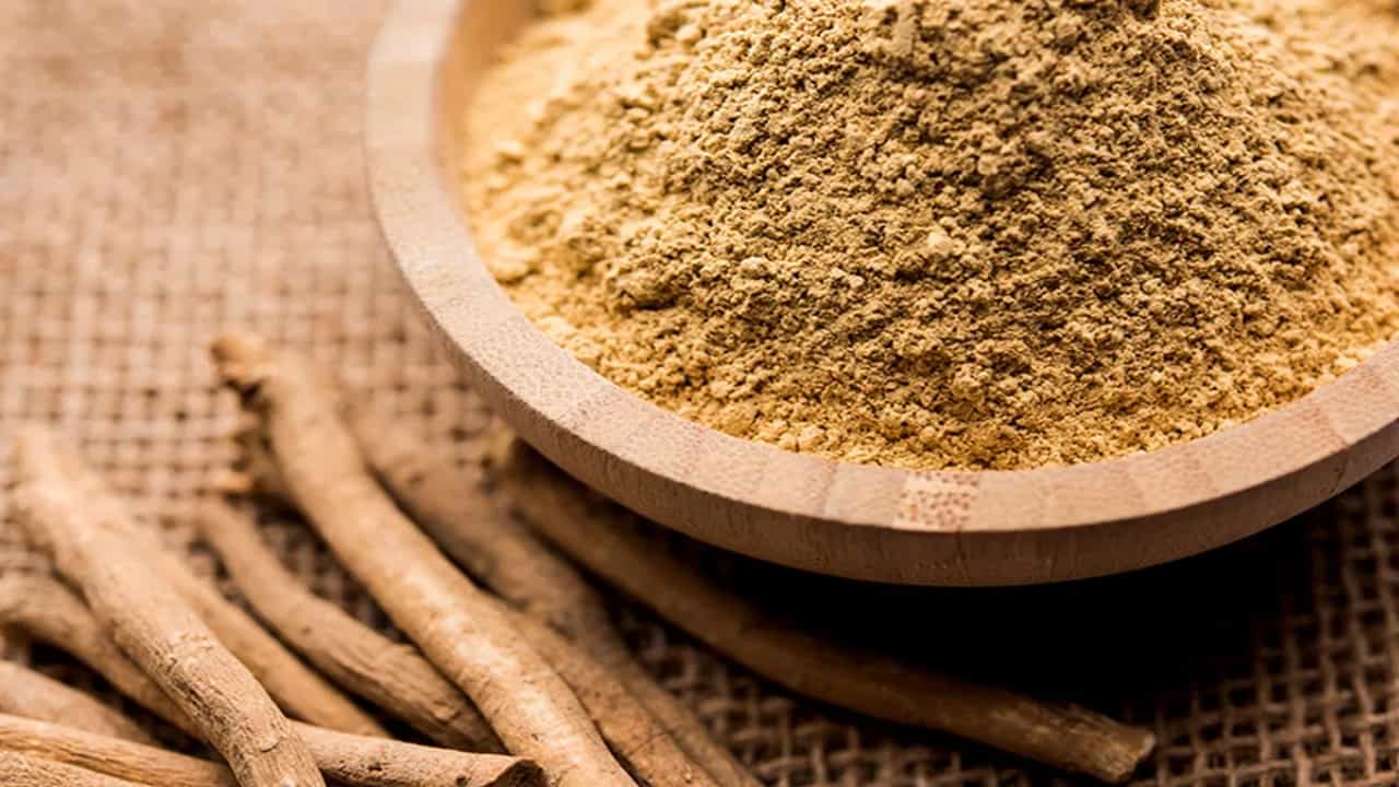Ashwagandha Benefits: സമ്മർദ്ദം നിയന്ത്രിച്ച് രക്തത്തിലെ പഞ്ചസാര കുറയ്ക്കും; ഈ ആയുർവേദ സസ്യം ചില്ലറക്കാരനല്ല