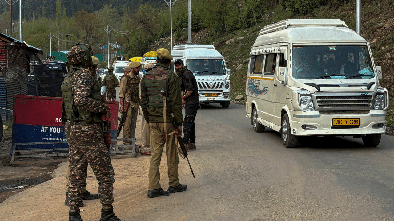 Bandipora Encounter: ലഷ്കർ കമാൻഡറെ വധിച്ച് ഇന്ത്യൻ സൈന്യം; ബന്ദിപൂരിൽ ഏറ്റുമുട്ടൽ, രണ്ട് സൈനികർക്ക് പരിക്കേറ്റു