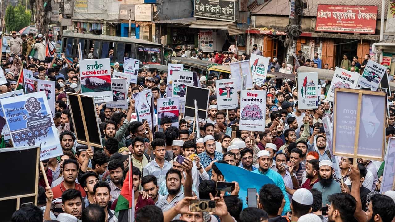 Bangladesh Protest: കെഎഫ്‌സിക്കും, പിസ ഹട്ടിനും രക്ഷയില്ല; ബംഗ്ലാദേശുകാര്‍ നോട്ടമിട്ടു; ഔട്ട്‌ലെറ്റുകളില്‍ കടന്നാക്രമണം; കാരണം ഇതാണ്‌