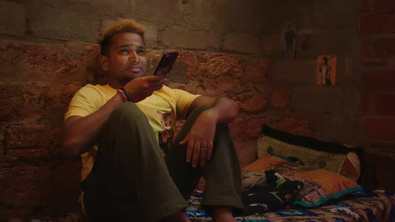 Basil Joseph: മുടിയ്ക്ക് അഞ്ച് കളർ ചെയ്യാമെന്നൊക്കെ പറഞ്ഞിരുന്നു; പക്ഷേ, ഇതെൻ്റെ മുടിയാണല്ലോ; മരണമാസ് വിശേഷം പങ്കുവച്ച് ബേസിൽ ജോസഫ്