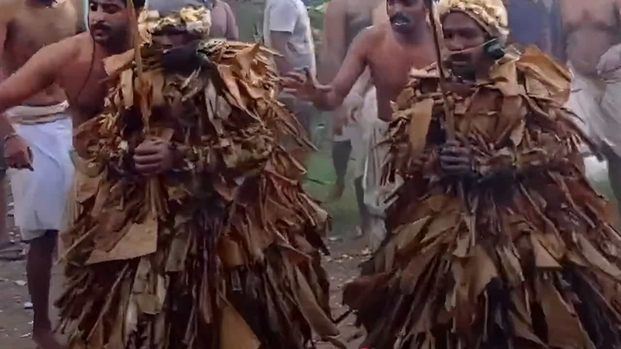 Vishu Choyikett: ശിവപാര്‍വതി സങ്കല്‍പം, കാട്ടാള വേഷം, പിന്നെ ചൂരല്‍ വടികൊണ്ട് അടി; കേട്ടിട്ടുണ്ടോ ചോയികെട്ടിനെക്കുറിച്ച്‌?