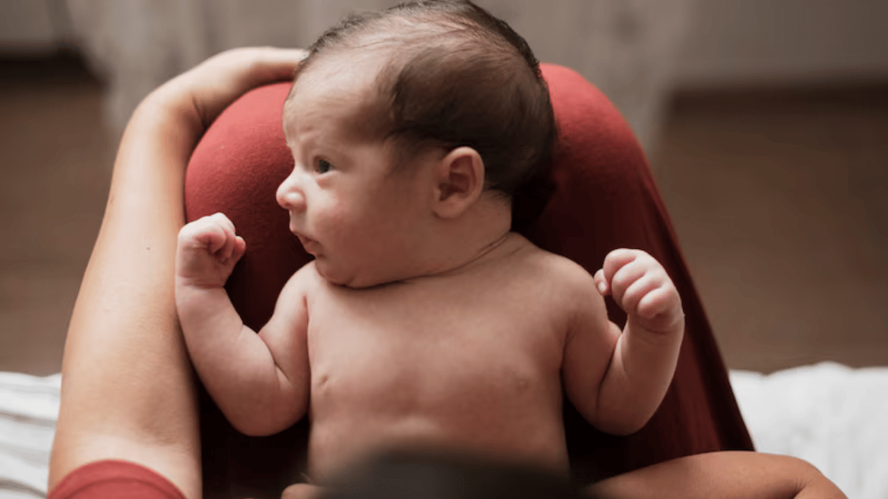 Constipation In Newborn: നവജാതശിശുക്കളിലെ മലബന്ധം എങ്ങനെ ഇല്ലാതാക്കാം: പരിഹാരം ഇവിടെയുണ്ട് Constipation In Newborn: നവജാതശിശുക്കളിലെ മലബന്ധം എങ്ങനെ ഇല്ലാതാക്കാം: പരിഹാരം ഇവിടെയുണ്ട്