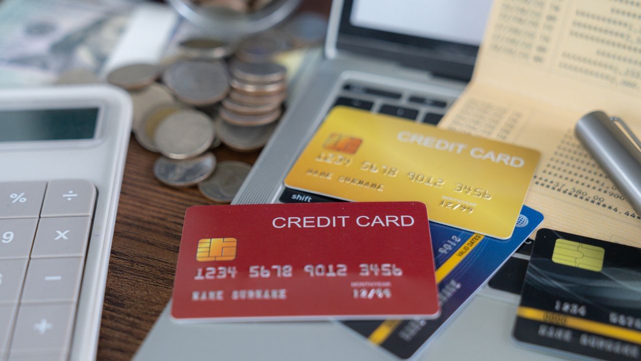 Credit Card: ഫ്രീ ഫ്രീ ഫ്രീ; ഈ ക്രെഡിറ്റ് കാര്‍ഡുകളുമായി എയര്‍പോര്‍ട്ട് ലോഞ്ചില്‍ സൗജന്യമായി കയറാം