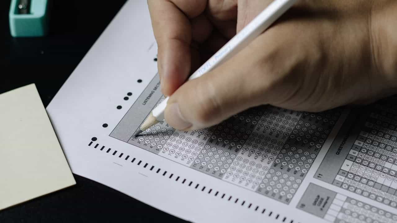 Kerals PSC Examination: സെക്രട്ടേറിയറ്റ് അസിസ്റ്റന്റ് അടക്കം നിരവധി തസ്തികകള്; മെയ് മാസത്തിലെ പിഎസ്സി പരീക്ഷകള് ഏതെല്ലാം? Kerals PSC Examination: സെക്രട്ടേറിയറ്റ് അസിസ്റ്റന്റ് അടക്കം നിരവധി തസ്തികകള്; മെയ് മാസത്തിലെ പിഎസ്സി പരീക്ഷകള് ഏതെല്ലാം?