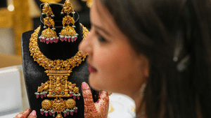 Kerala Gold Rate: ഇന്നും ഉയർന്ന് തന്നെ! മാറ്റമില്ലാതെ സ്വർണവില; ഇന്നത്തെ നിരക്ക് അറിയാം Kerala Gold Rate: ഇന്നും ഉയർന്ന് തന്നെ! മാറ്റമില്ലാതെ സ്വർണവില; ഇന്നത്തെ നിരക്ക് അറിയാം