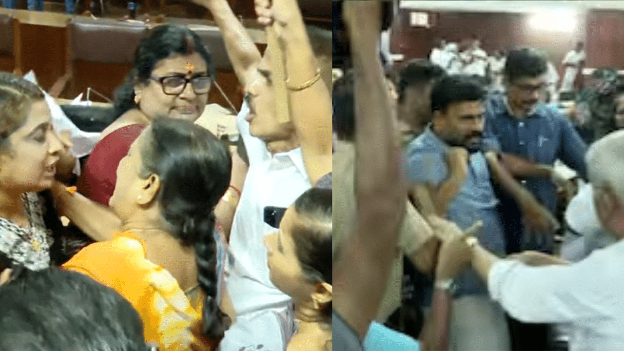 Palakkad Municipality Hedgewar Controversy: പാലക്കാട് നഗരസഭയിൽ ഹെഡ്ഗേവാർ എന്തിന്? കൗണ്സില് യോഗത്തില് ബിജെപി-പ്രതിപക്ഷ അംഗങ്ങളുടെ കൂട്ടത്തല്ല് Palakkad Municipality Hedgewar Controversy: പാലക്കാട് നഗരസഭയിൽ ഹെഡ്ഗേവാർ എന്തിന്? കൗണ്സില് യോഗത്തില് ബിജെപി-പ്രതിപക്ഷ അംഗങ്ങളുടെ കൂട്ടത്തല്ല്