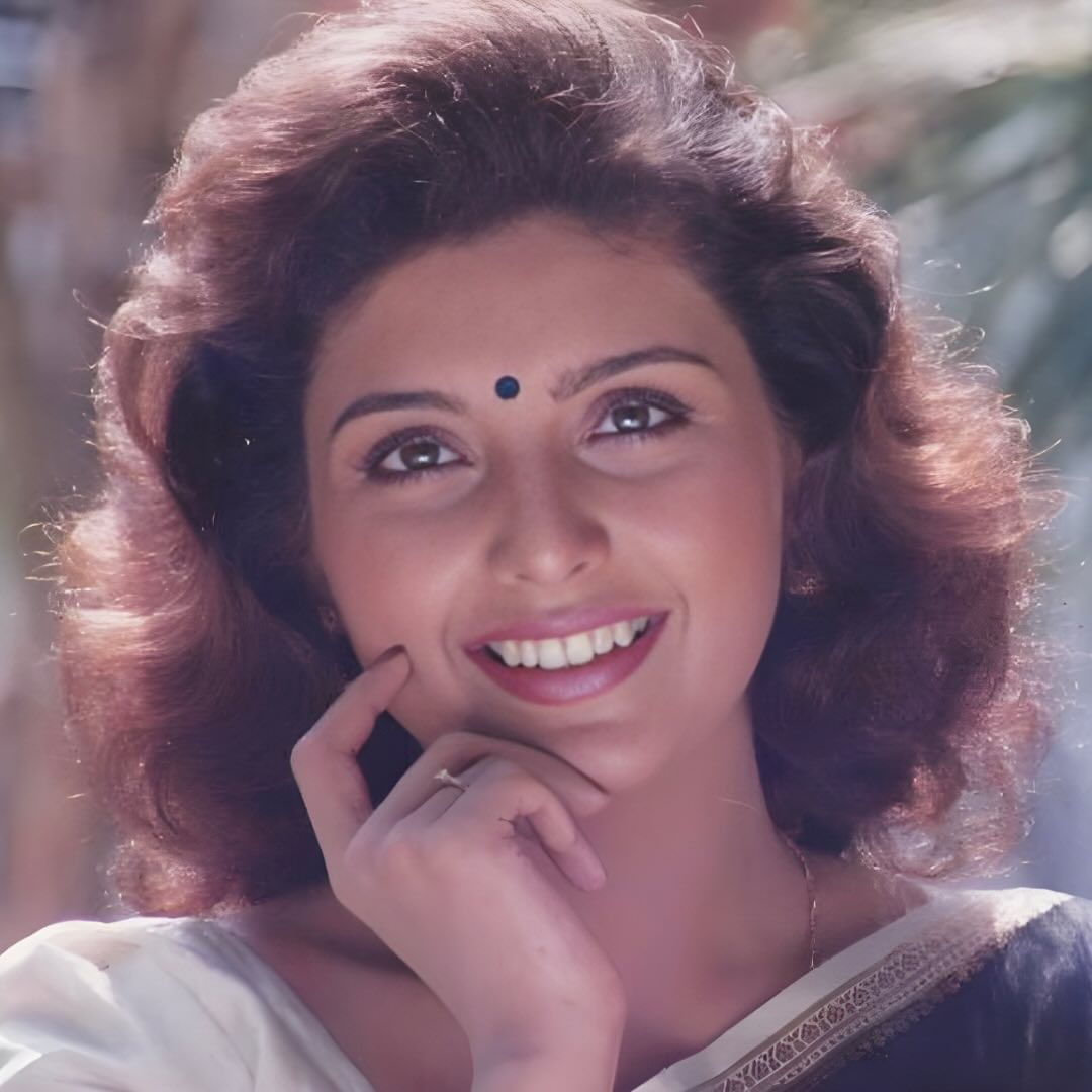 കുറച്ച് നാള്ക്കുമുമ്പ് തന്റെ തകര്ന്ന ബന്ധത്തെ കുറിച്ച് ഹീര ബ്ലോഗില് എഴുതിയിരുന്നു. വഞ്ചന, സ്വഭാവഹത്യ, അപമാനം തുടങ്ങി മുന്കാമുകനില് നിന്ന് തനിക്ക് നേരിടേണ്ടി വന്ന ദുരനുഭവങ്ങളെ കുറിച്ച് വെളിപ്പെടുത്തികൊണ്ടുള്ളതായി ബ്ലോഗ്.