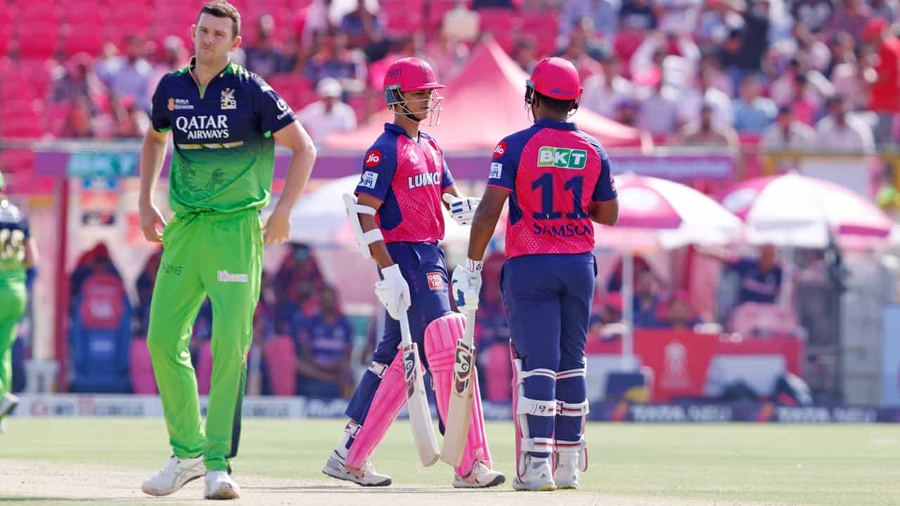 IPL 2025: നിരാശപ്പെടുത്തി സഞ്ജു, തകര്ത്തടിച്ച് ജയ്സ്വാള്, ആര്സിബിക്ക് 174 റണ്സ് വിജയലക്ഷ്യം IPL 2025: നിരാശപ്പെടുത്തി സഞ്ജു, തകര്ത്തടിച്ച് ജയ്സ്വാള്, ആര്സിബിക്ക് 174 റണ്സ് വിജയലക്ഷ്യം