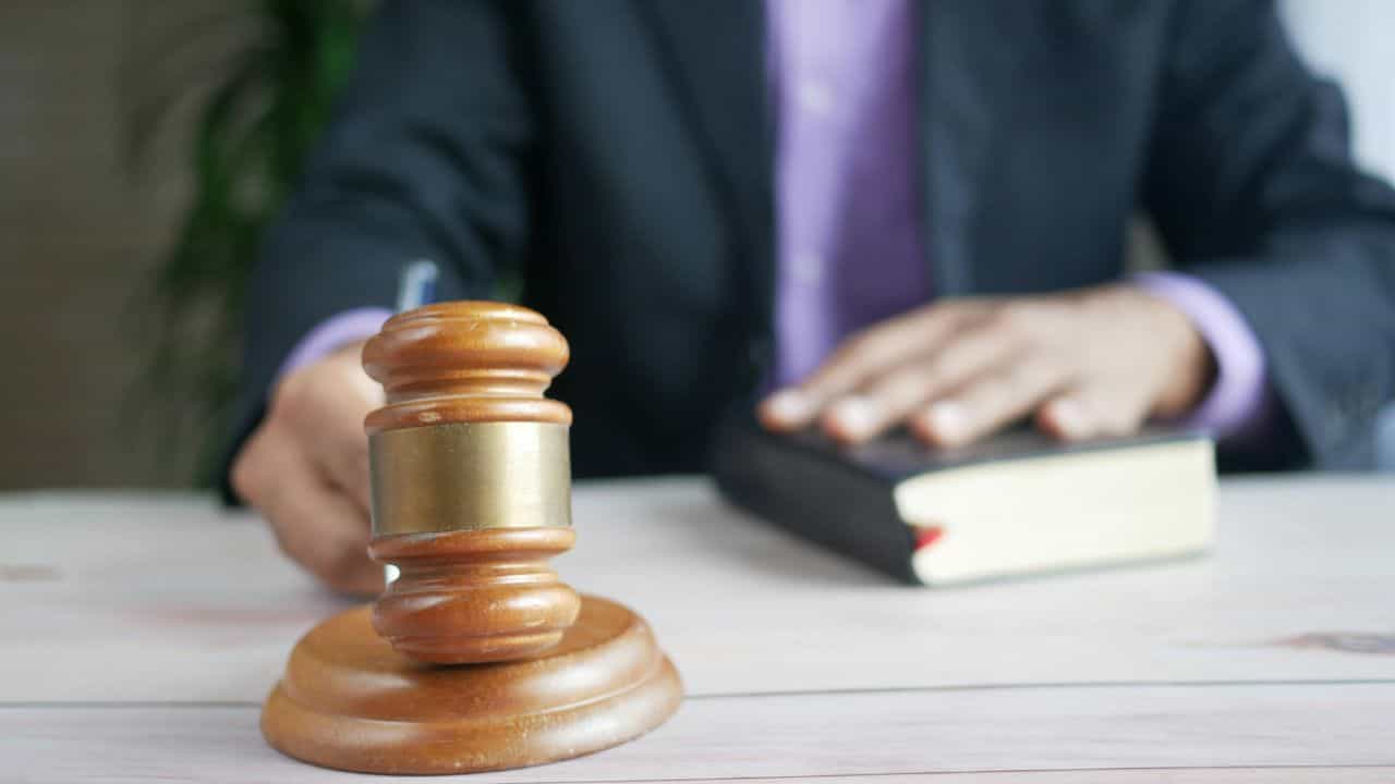 Alimony : ജീവനാംശം വേണ്ടെന്ന് ഒത്തുതീർപ്പു കരാറുണ്ടെങ്കിലും അവകാശം നിഷേധിക്കാനാവില്ല; ഹൈക്കോടതി