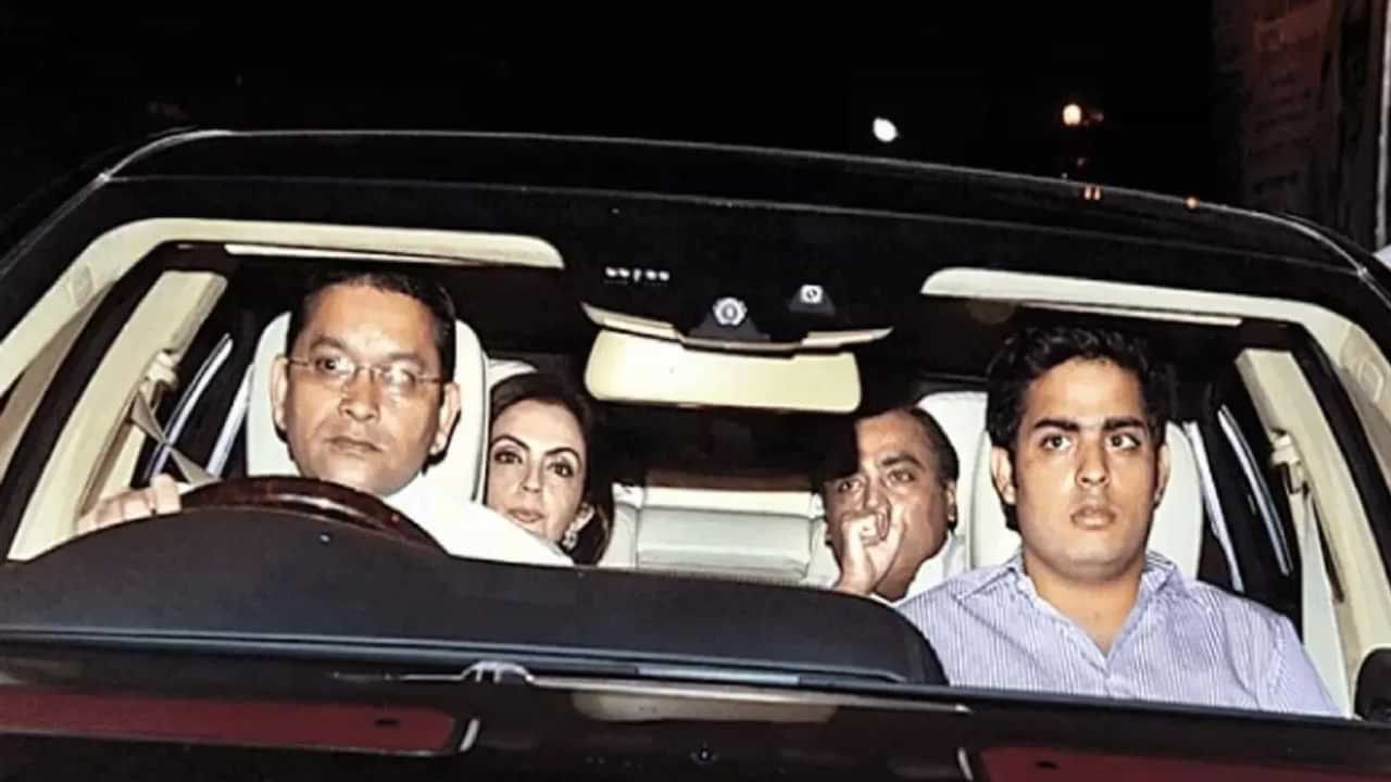 Mukesh Ambani Driver Salary: മുകേഷ് അംബാനിയുടെ ഡ്രൈവർക്ക് കിട്ടുന്ന ശമ്പളം അറിയുമോ? നികുതി അതിലും വലുത് Mukesh Ambani Driver Salary: മുകേഷ് അംബാനിയുടെ ഡ്രൈവർക്ക് കിട്ടുന്ന ശമ്പളം അറിയുമോ? നികുതി അതിലും വലുത്