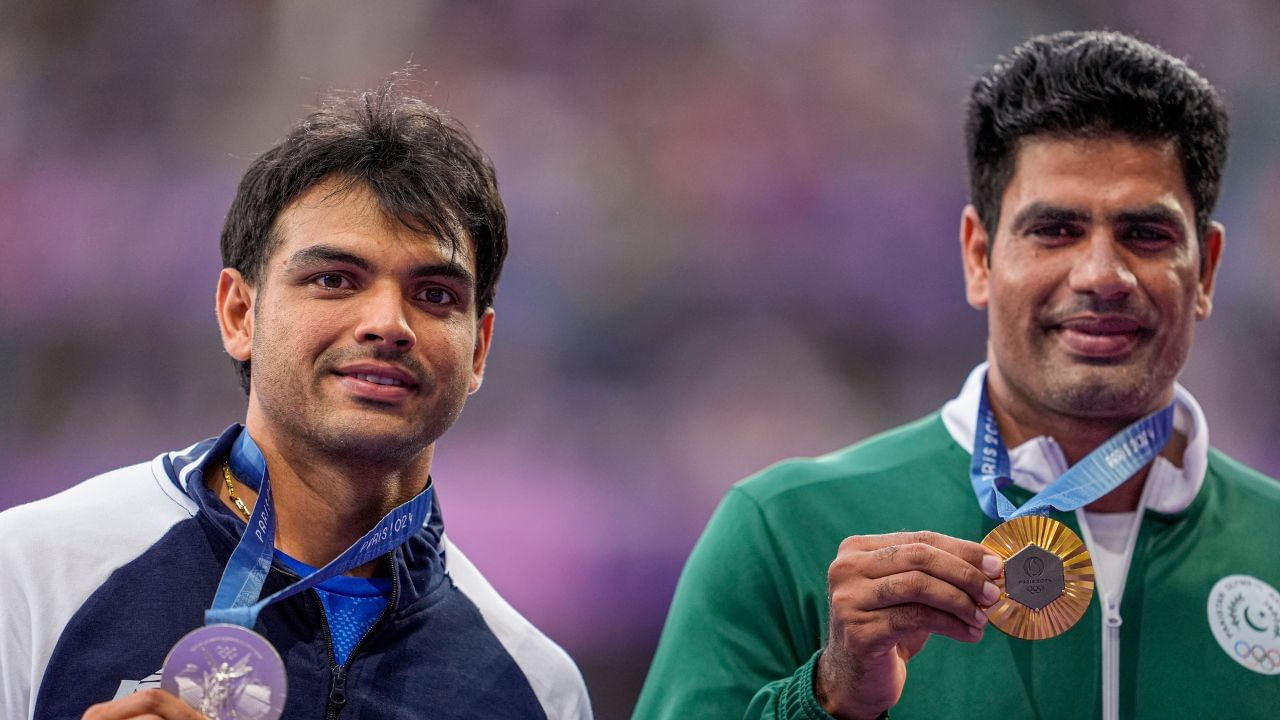 Neeraj Chopra: ഒരു അത്ലറ്റ് മറ്റൊരു അത്ലറ്റിന് അയച്ച ക്ഷണം മാത്രം, അതില് കൂടുതലൊന്നുമില്ല; അര്ഷാദ് നദീം വിവാദത്തില് നീരജ് ചോപ്ര Neeraj Chopra: ഒരു അത്ലറ്റ് മറ്റൊരു അത്ലറ്റിന് അയച്ച ക്ഷണം മാത്രം, അതില് കൂടുതലൊന്നുമില്ല; അര്ഷാദ് നദീം വിവാദത്തില് നീരജ് ചോപ്ര