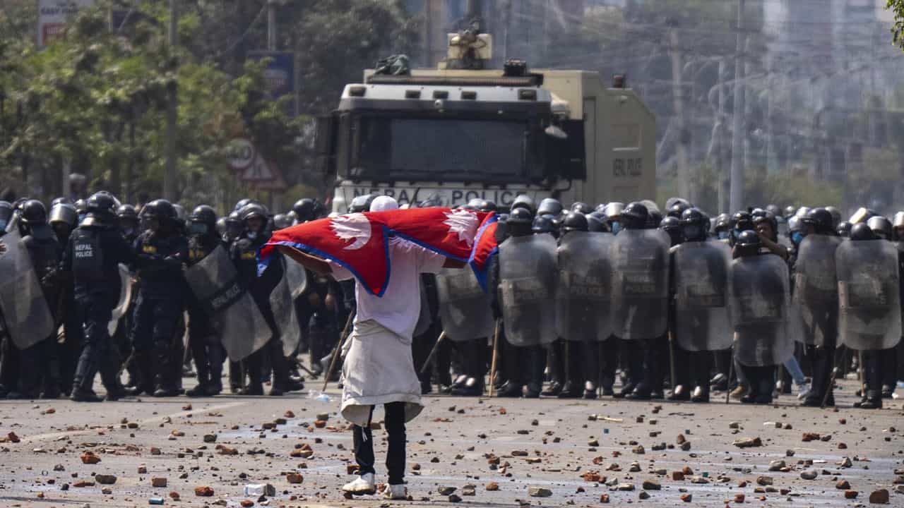 Nepal Protest: രാജവാഴ്ച തേടി പ്രക്ഷോഭം, പ്രതിഷേധത്തില്‍ കൊല്ലപ്പെട്ടവരുടെ കുടുംബത്തിന് 10 ലക്ഷം രൂപ നല്‍കാന്‍ നേപ്പാള്‍ സര്‍ക്കാര്‍