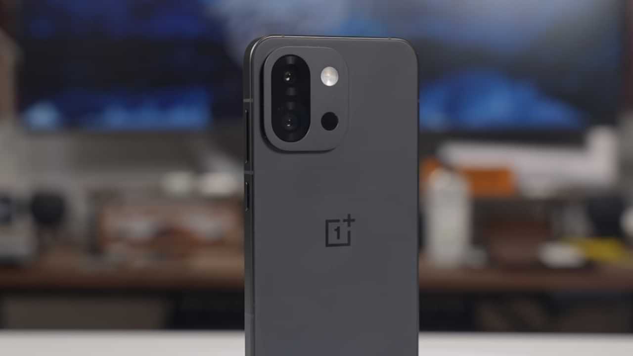 OnePlus 13T Phone: കോം‌പാക്റ്റ് ബജറ്റ് ഫ്രണ്ട്‌ലി ഫോണുമായി വൺപ്ലസ്; കിടിലൻ ഫീച്ചറുകൾ
