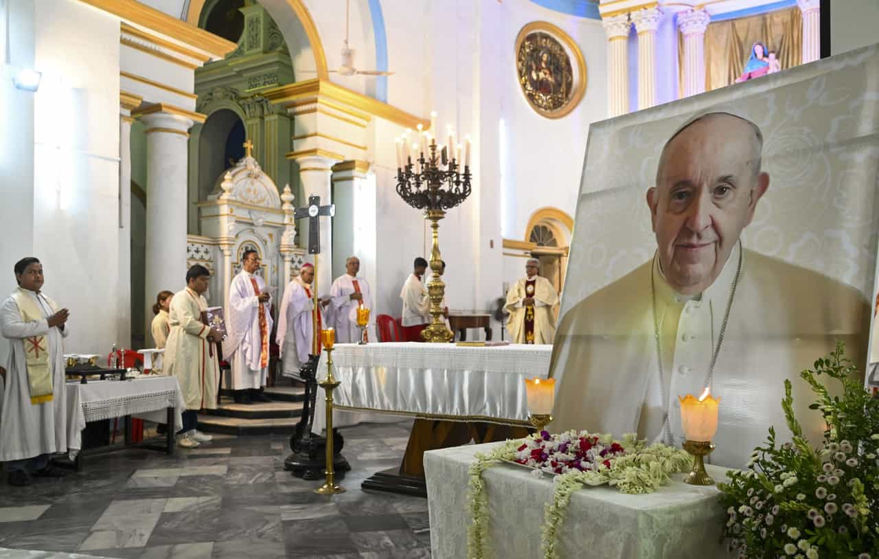 Pope Francis: പാപ്പയ്ക്കു വിടചൊല്ലി ലോകം; സെന്റ് മേരി മേജർ ബസലിക്കയിൽ അന്ത്യവിശ്രമം, പ്രാർത്ഥനയോടെ വിശ്വാസ സമൂഹം