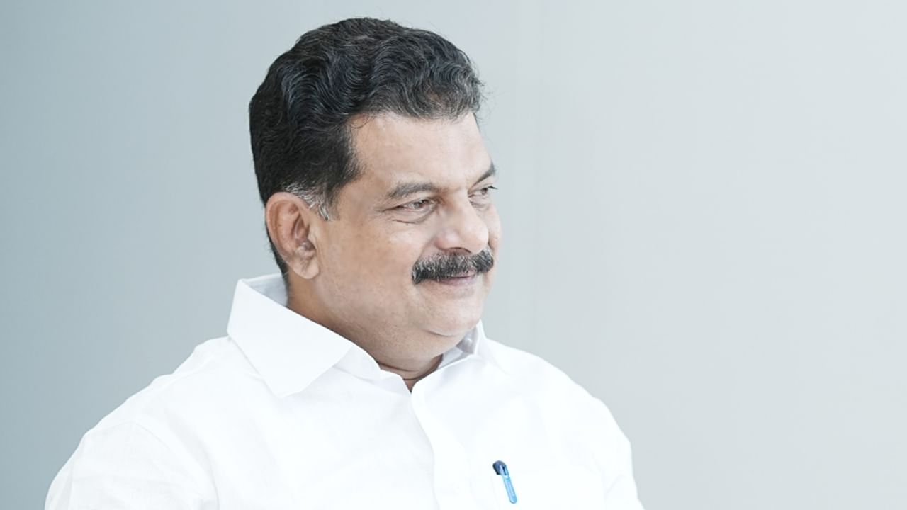 PV Anvar: യുഡിഎഫ് സ്ഥാനാർത്ഥിയെ പ്രഖാപിക്കും വരെ ഇനി മാധ്യമങ്ങളോട് സംസാരിക്കില്ല; ചിന്തിക്കുന്നവർക്ക് ദൃഷ്ടാന്തമുണ്ടെന്ന് പിവി അൻവർ PV Anvar: യുഡിഎഫ് സ്ഥാനാർത്ഥിയെ പ്രഖാപിക്കും വരെ ഇനി മാധ്യമങ്ങളോട് സംസാരിക്കില്ല; ചിന്തിക്കുന്നവർക്ക് ദൃഷ്ടാന്തമുണ്ടെന്ന് പിവി അൻവർ
