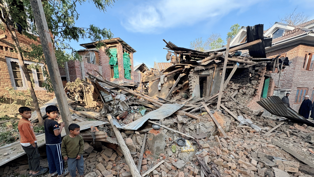 Pahalgam Terror Attack: പഹൽ​ഗാം ഭീകരാക്രമണം: കുപ്വാരയിൽ ലഷ്കർ ഭീകരൻ ഫാറൂഖ് അഹമ്മദിൻ്റെ വീട് സ്ഫോടനത്തിൽ തകർത്തു