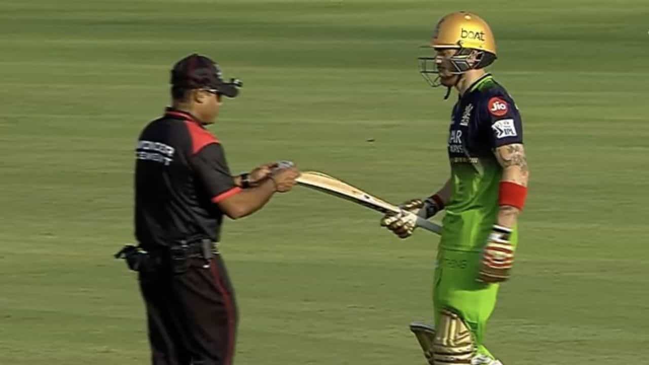 IPL 2025 : ഇതിൽ സ്പ്രിങ്ങുണ്ടോ? രാജസ്ഥാൻ ബെംഗളൂരു മത്സരത്തിനിടെ സോൾട്ടിൻ്റെ ബാറ്റ് അമ്പയർ പരിശോധിച്ചു; കാരണമിതാണ്