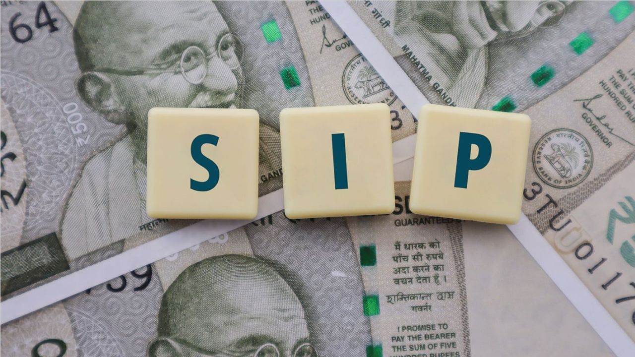 Systematic Investment Plan: കെകെപിപി ഇല്ല നേട്ടം ഉറപ്പാണ്; 10,000 കൊണ്ട് 2 കോടി ഉണ്ടാക്കിയാലോ? Systematic Investment Plan: കെകെപിപി ഇല്ല നേട്ടം ഉറപ്പാണ്; 10,000 കൊണ്ട് 2 കോടി ഉണ്ടാക്കിയാലോ?